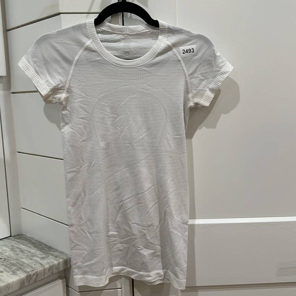 (2493)  🍋 LULULEMON RUN: Swiftly Tech Short Sleeve Crew Sz 4 **LOVED