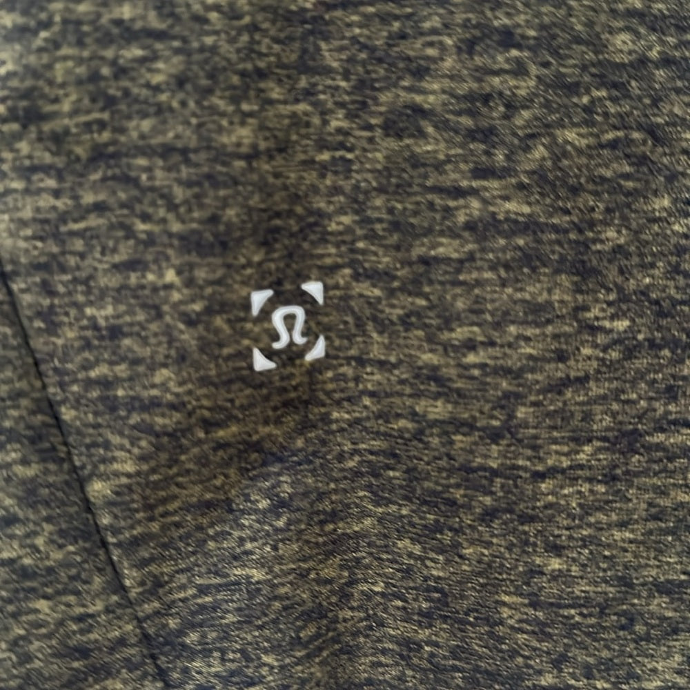 (2501) LULULEMON MENS Surge Warm 1/2 Zip Sz L