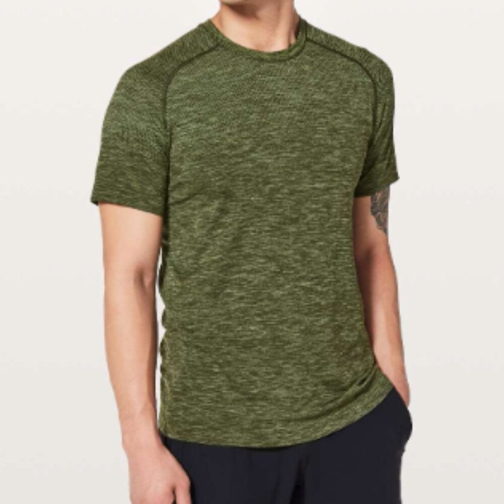 (6001) LULULEMON MENS Metal Vent Tech Short Sleeve Sz L