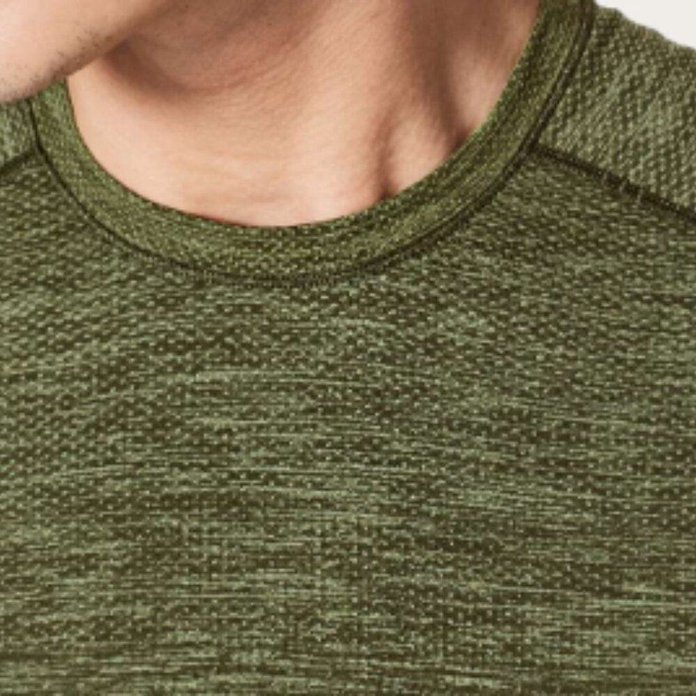 (6001) LULULEMON MENS Metal Vent Tech Short Sleeve Sz L