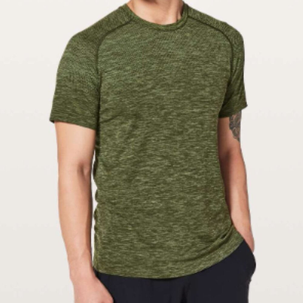 (6001) LULULEMON MENS Metal Vent Tech Short Sleeve Sz L