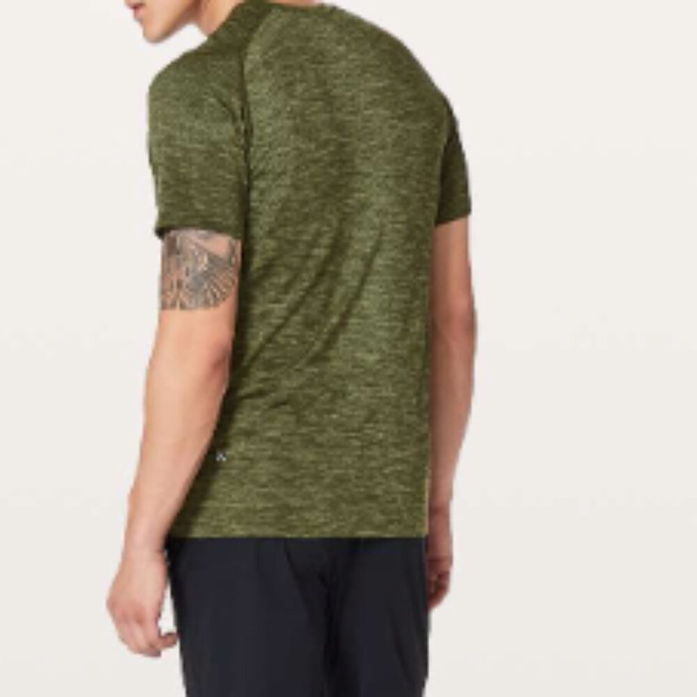 (6001) LULULEMON MENS Metal Vent Tech Short Sleeve Sz L