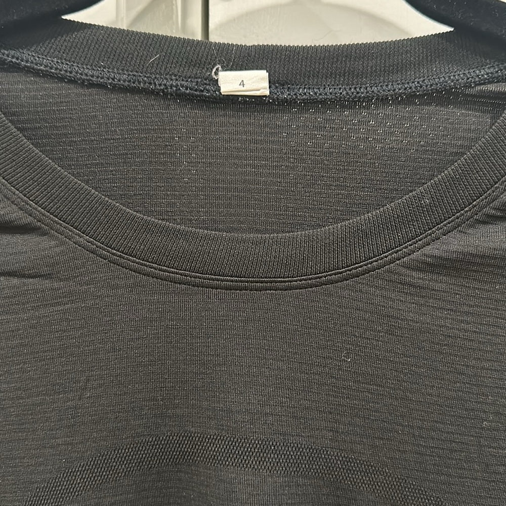 (6010)  🍋 LULULEMON RUN: Swiftly Tech Long Sleeve (Breeze) *Relaxed Fit Sz 4