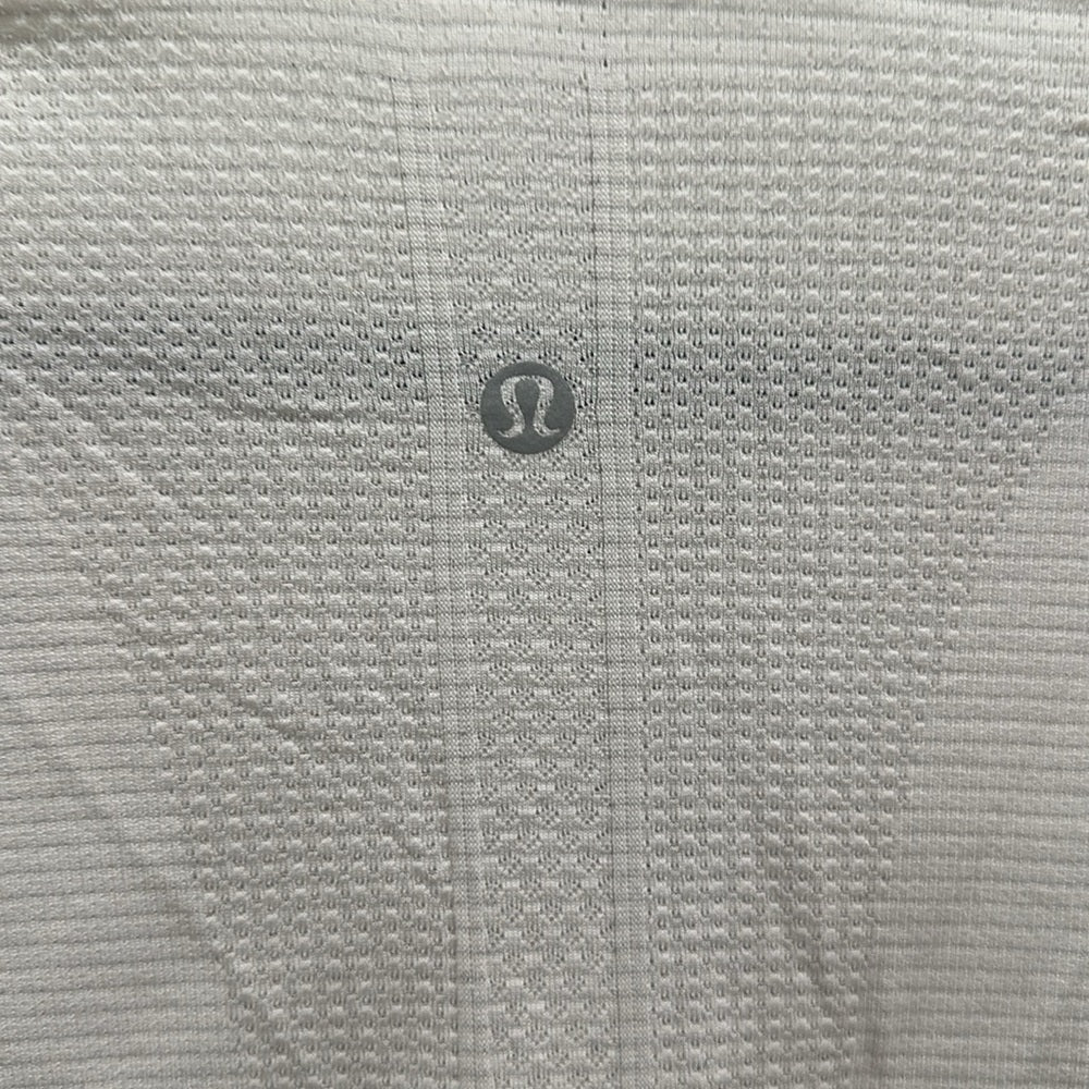 (6012)  🍋 LULULEMON RUN: Swiftly Tech Long Sleeve Crew Sz 12 WHITE