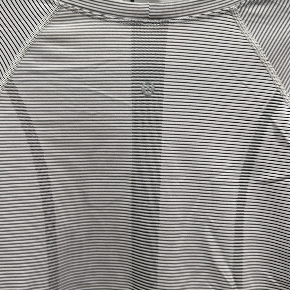 (6014)  🍋 LULULEMON RUN: Swiftly Tech Short Sleeve *Stripe Sz 12