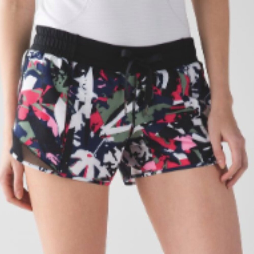 (6019) LULULEMON Hotty Hot Short (Long) Sz 6/8 **LOVED** (W=14")