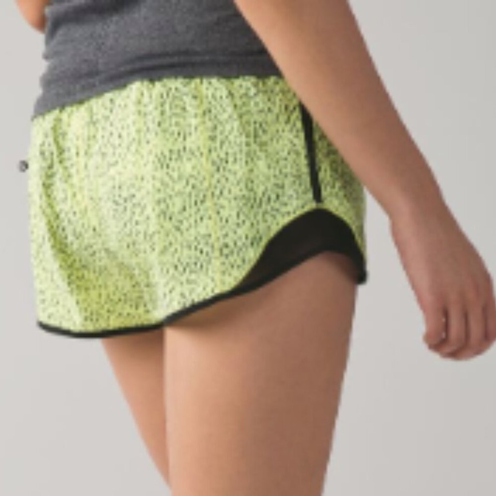 (6020) LULULEMON Hotty Hot Short  Sz 6