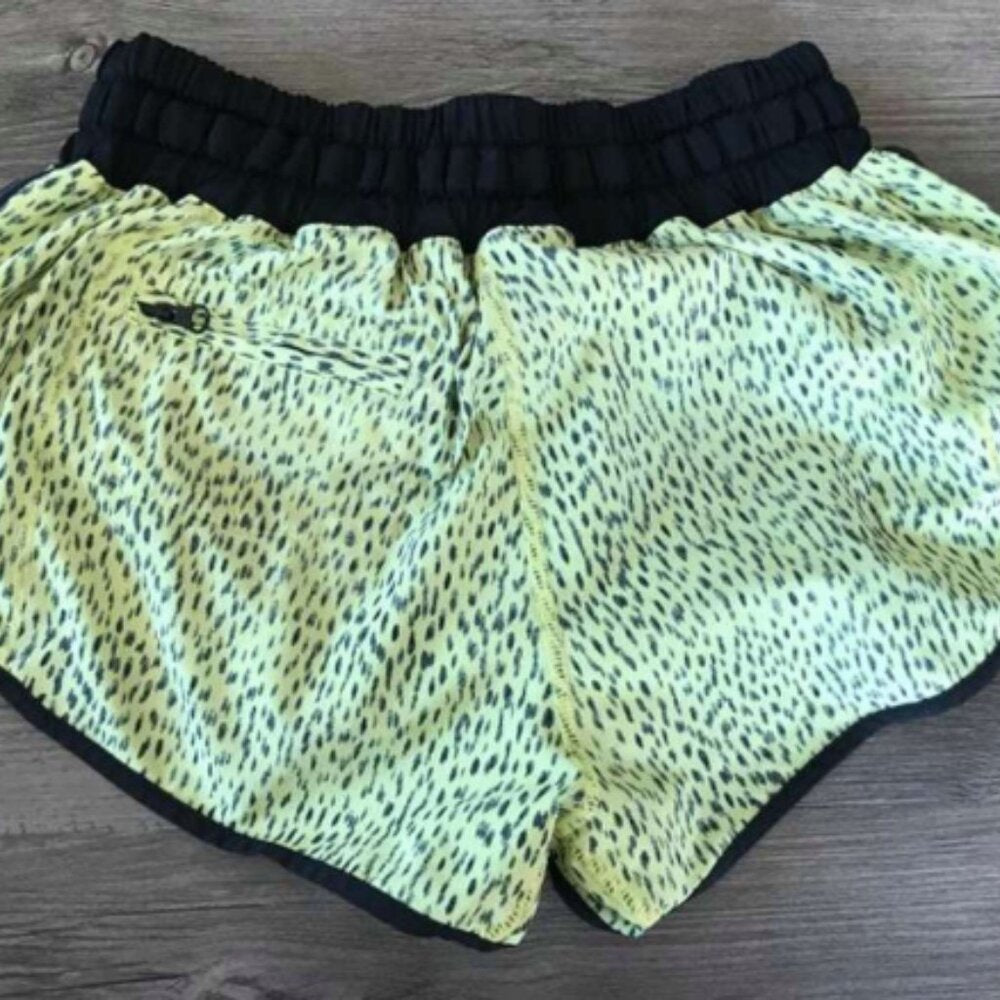 (6020) LULULEMON Hotty Hot Short  Sz 6