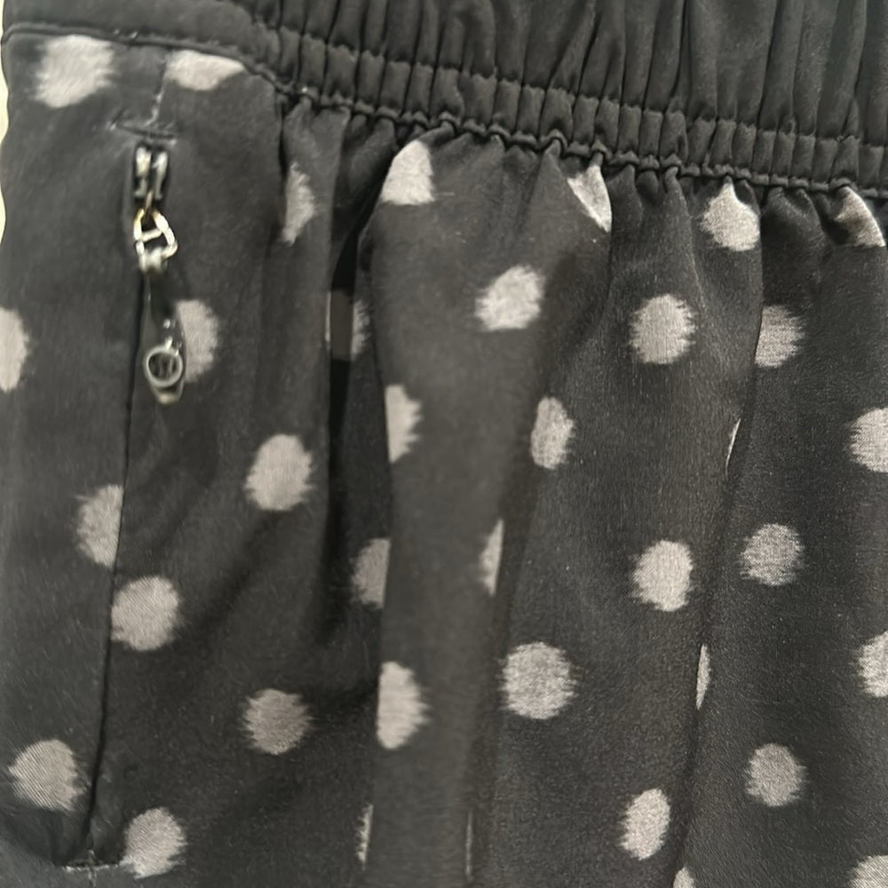 (6023) LULULEMON Go The Distance Short Sz 6 W=13" REVERSIBLE