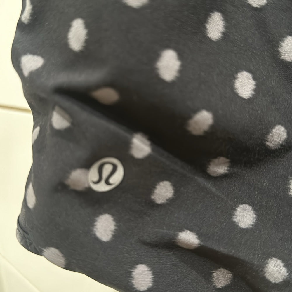 (6023) LULULEMON Go The Distance Short Sz 6 W=13" REVERSIBLE