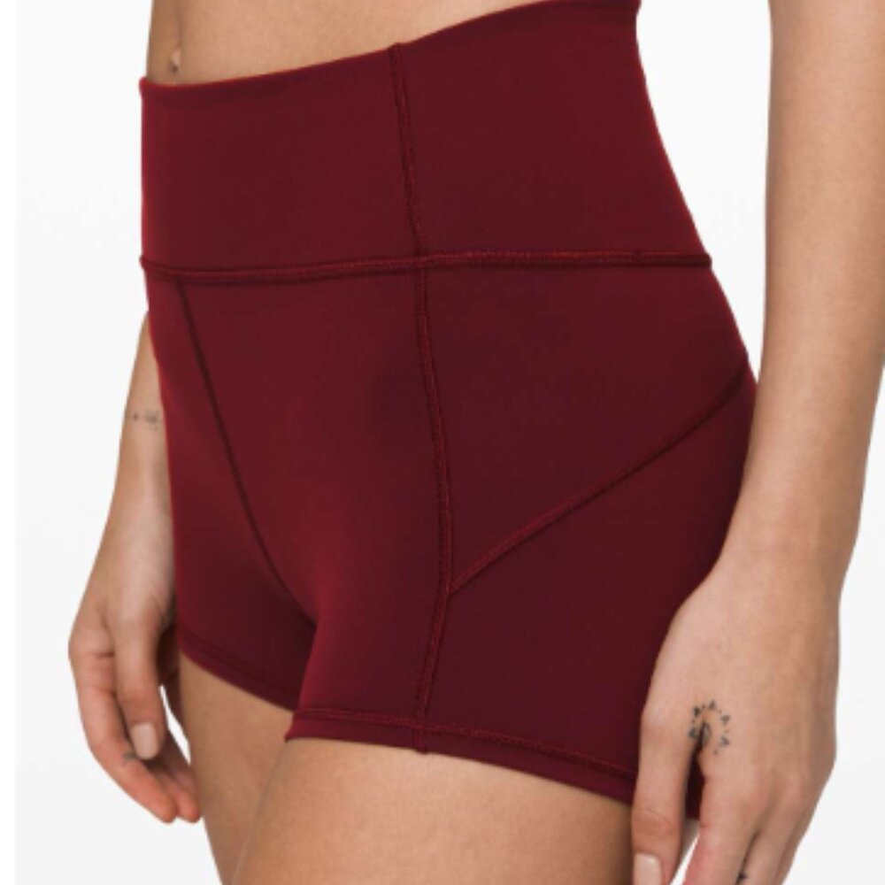 (6024) LULULEMON In Movement Short *Everlux 2.5" Sz 8 in DEEP ROUGE