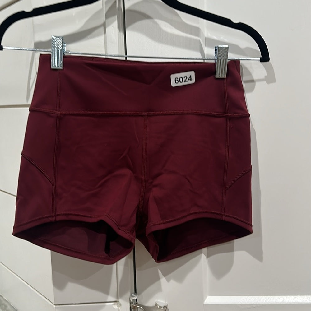(6024) LULULEMON In Movement Short *Everlux 2.5" Sz 8 in DEEP ROUGE