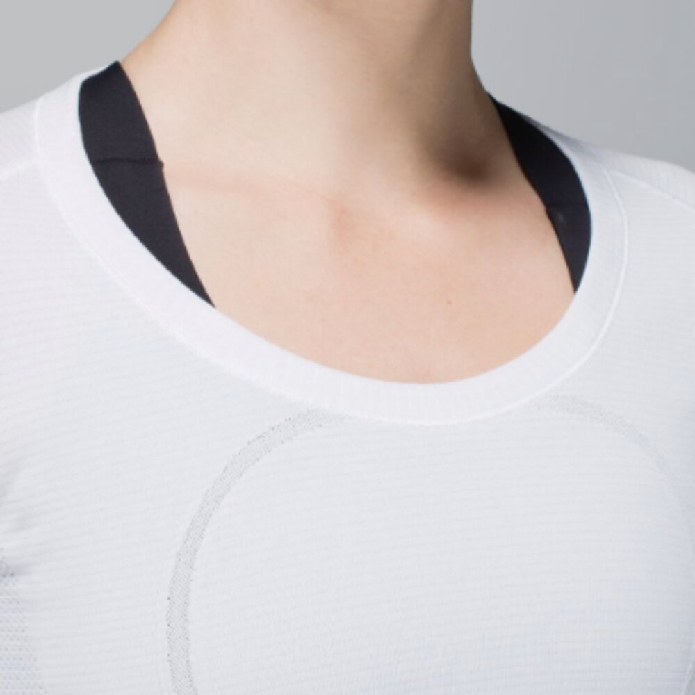 (6025)  🍋 LULULEMON RUN: Swiftly Tech Long Sleeve Crew Sz 6 WHITE EUC