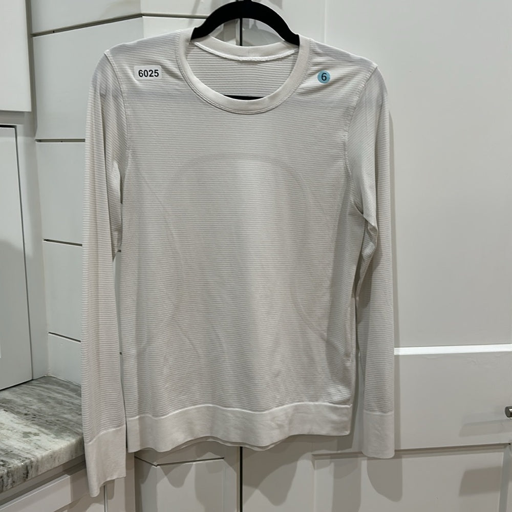 (6025)  🍋 LULULEMON RUN: Swiftly Tech Long Sleeve Crew Sz 6 WHITE EUC