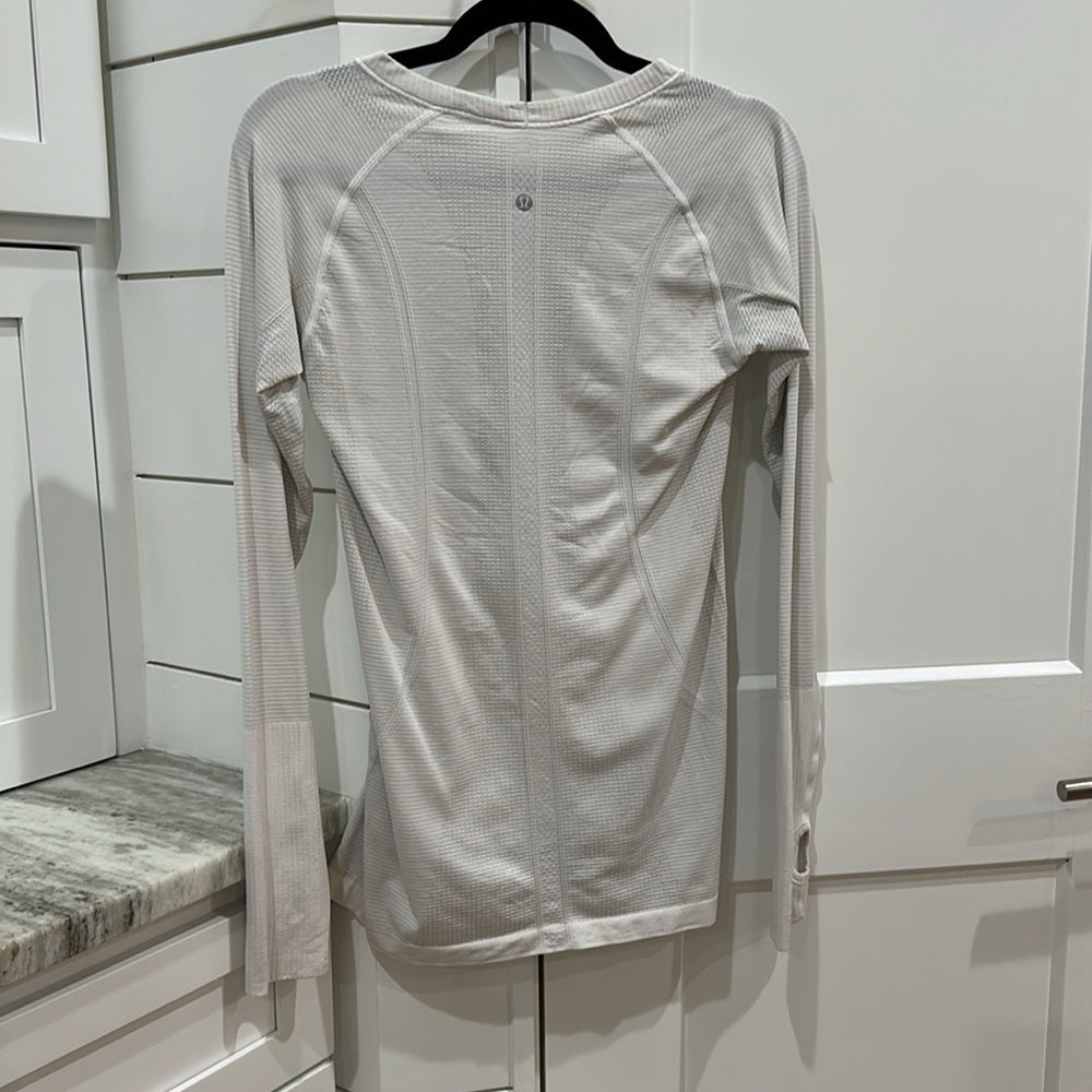 (6029)  🍋 LULULEMON RUN: Swiftly Tech Long Sleeve Crew Sz 8 WHITE VGUC