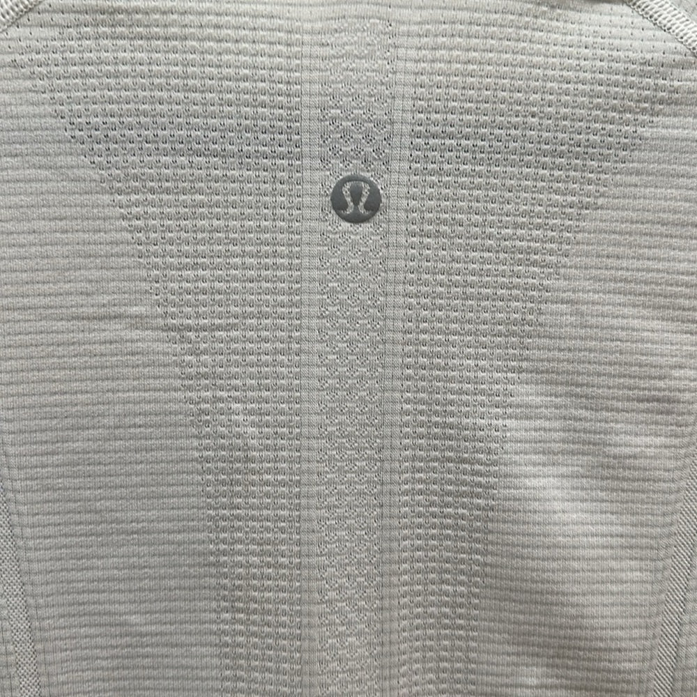 (6029)  🍋 LULULEMON RUN: Swiftly Tech Long Sleeve Crew Sz 8 WHITE VGUC