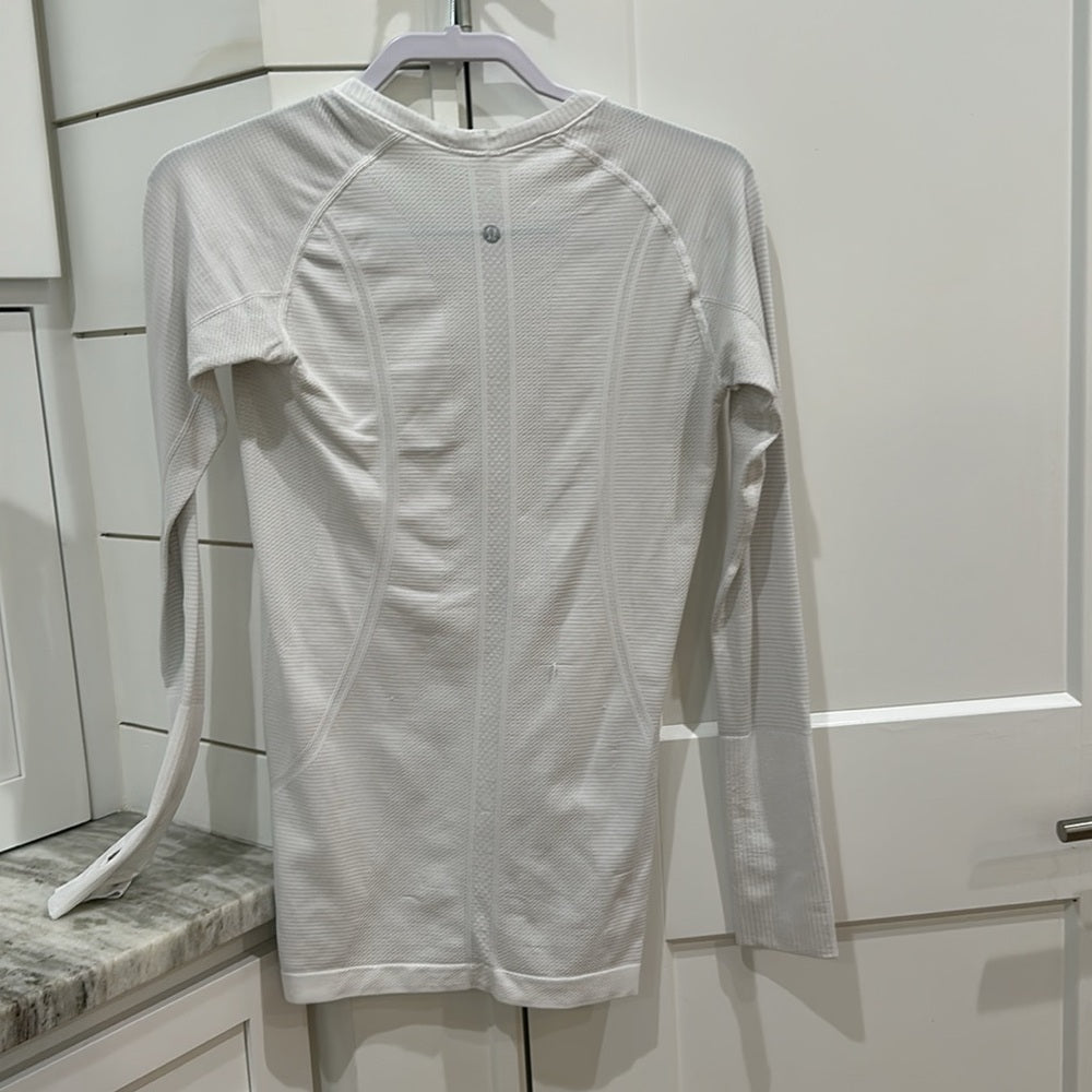(6031)  🍋 LULULEMON RUN: Swiftly Tech Long Sleeve Crew Sz 8 WHITE *GUC