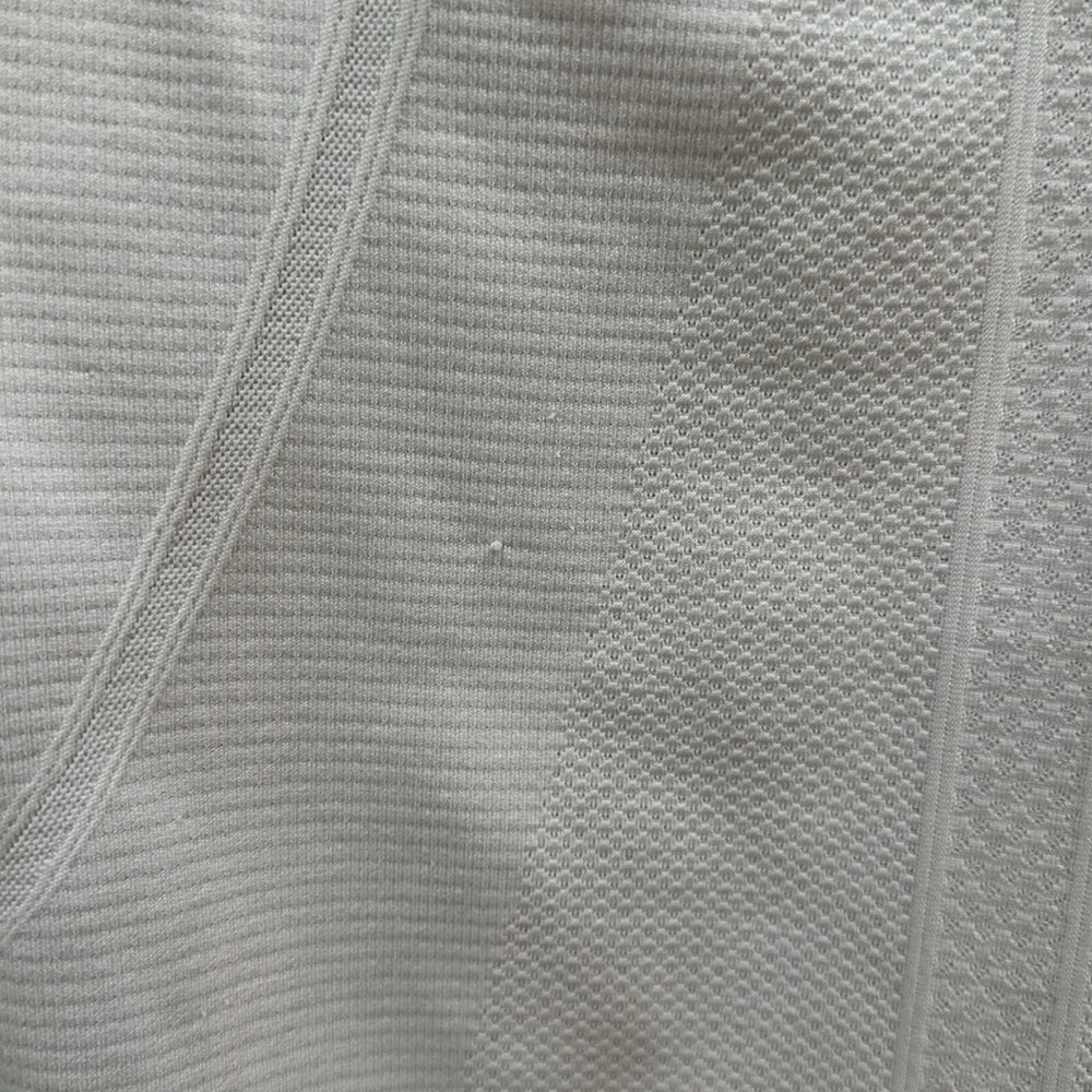 (6031)  🍋 LULULEMON RUN: Swiftly Tech Long Sleeve Crew Sz 8 WHITE *GUC