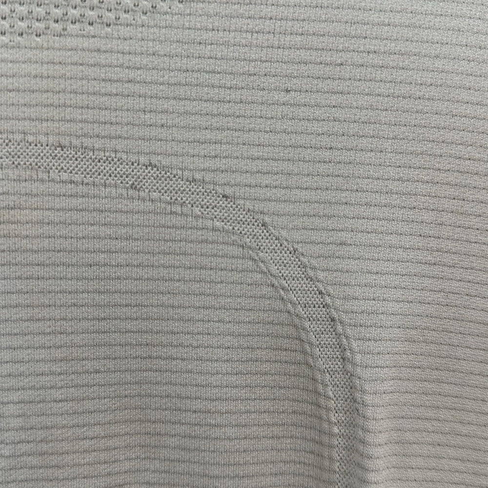 (2152)  🍋 LULULEMON RUN: Swiftly Tech Long Sleeve Crew Sz 8 WHITE *UC