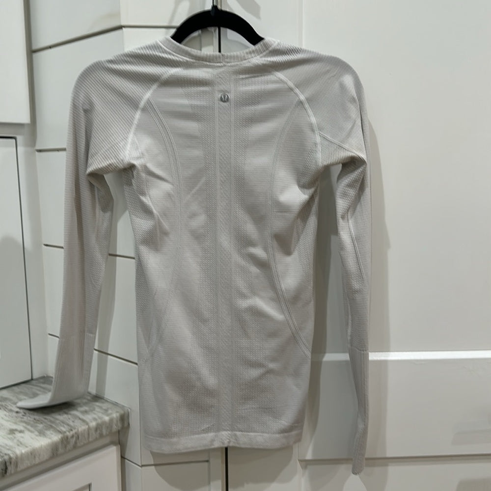 (6034)  🍋 LULULEMON RUN: Swiftly Tech Long Sleeve Crew Sz 4 WHITE *UC