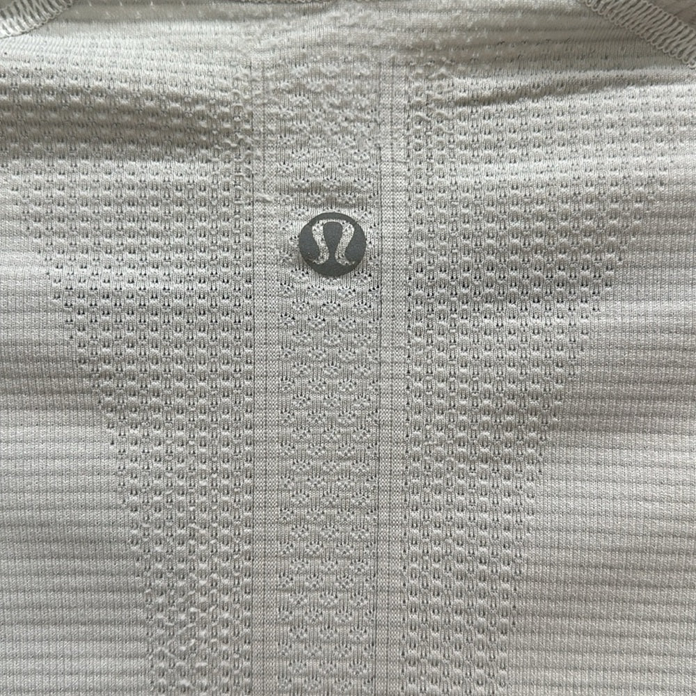 (6034)  🍋 LULULEMON RUN: Swiftly Tech Long Sleeve Crew Sz 4 WHITE *UC