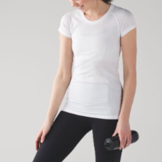 (6062)  🍋 LULULEMON RUN: Swiftly Tech Short Sleeve Crew Sz 6 **LOVED