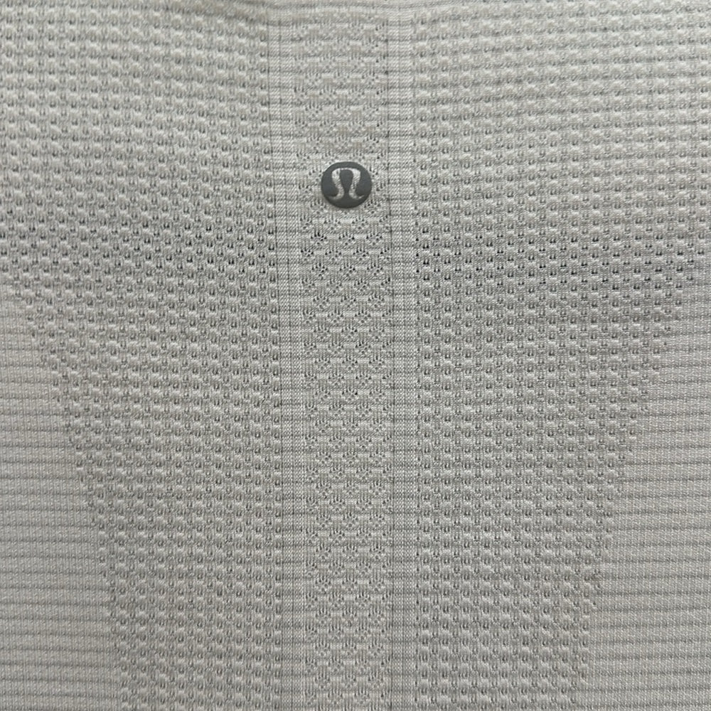 (6065)  🍋 LULULEMON RUN: Swiftly Tech Short Sleeve Crew Sz 12 **LOVED