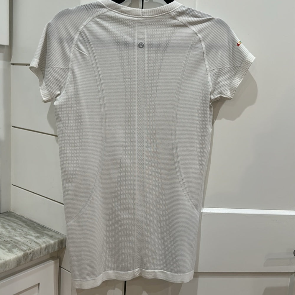 (1688)  🍋 LULULEMON RUN: Swiftly Tech Short Sleeve Crew Sz 8 **LOVED *RARE