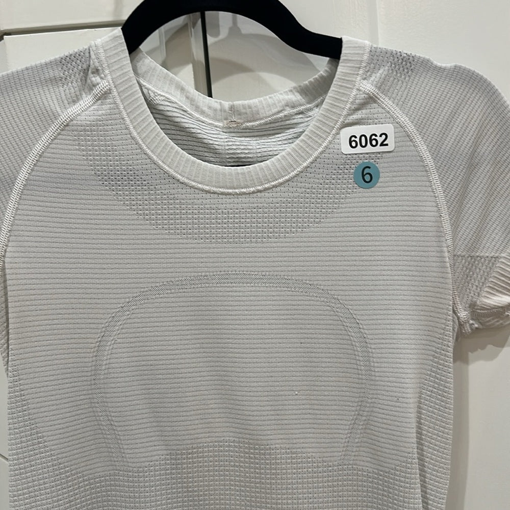 (6062)  🍋 LULULEMON RUN: Swiftly Tech Short Sleeve Crew Sz 6 **LOVED
