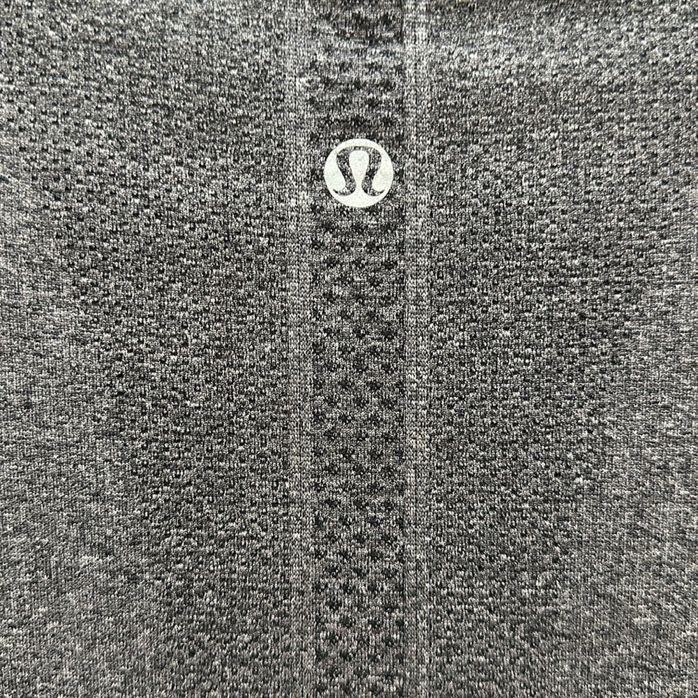 (6069)  🍋 LULULEMON RUN: Swiftly Tech Short Sleeve Crew Sz 6 **LOVED