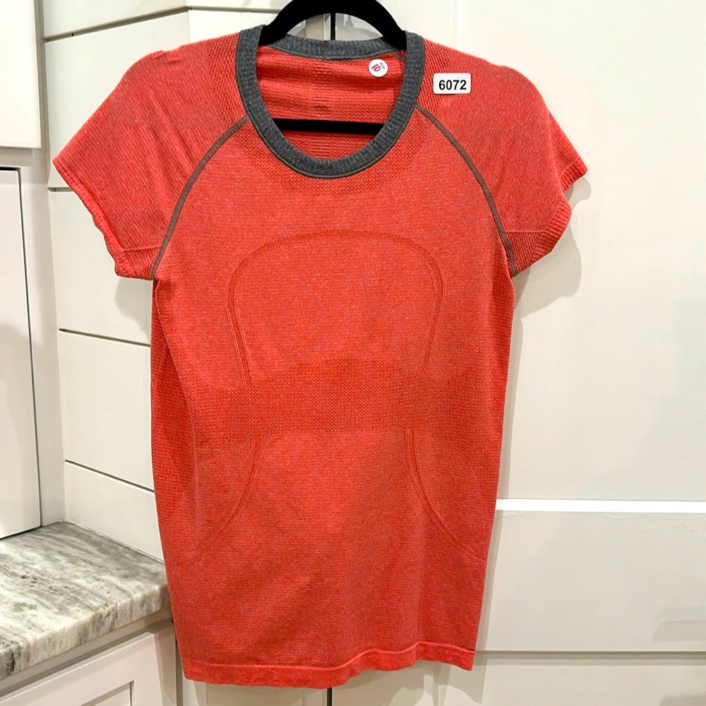 (6072)  🍋 LULULEMON RUN: Swiftly Tech Short Sleeve Crew Sz 10 **LOVED *RARE