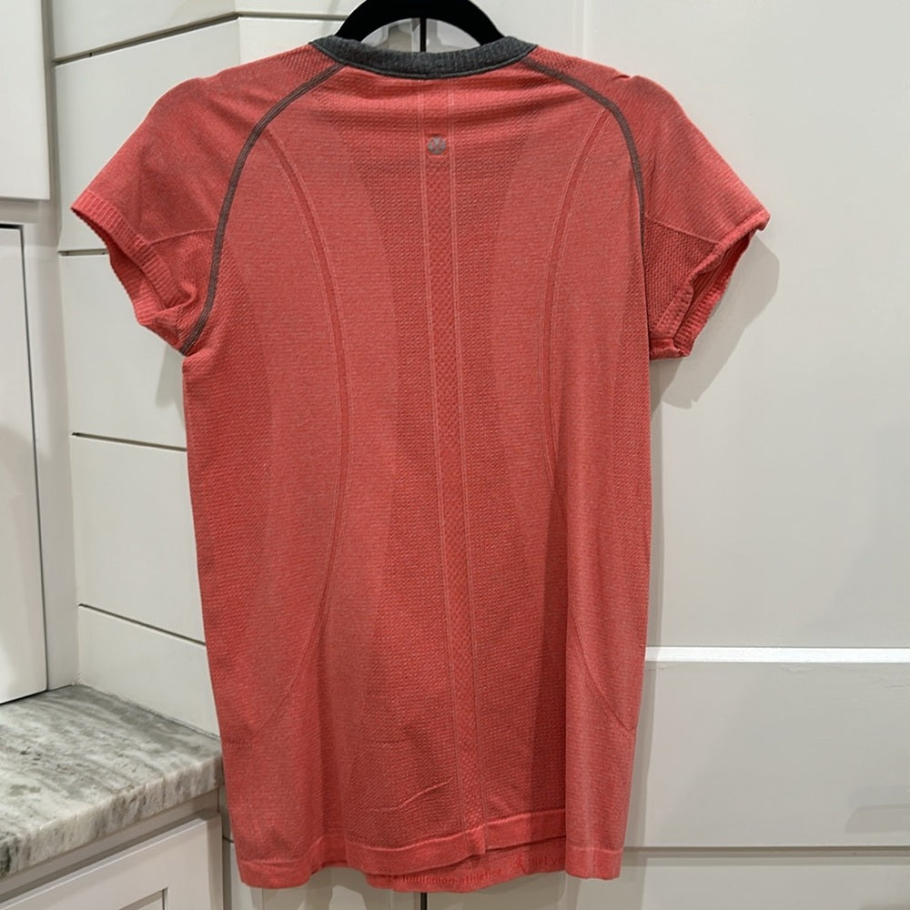 (6072)  🍋 LULULEMON RUN: Swiftly Tech Short Sleeve Crew Sz 10 **LOVED *RARE