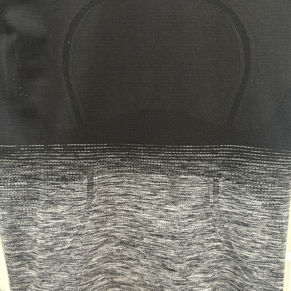 (6073)  🍋 LULULEMON Swiftly Tech Short Sleeve Scoop (Fan Gear) Sz 6 **LOVED