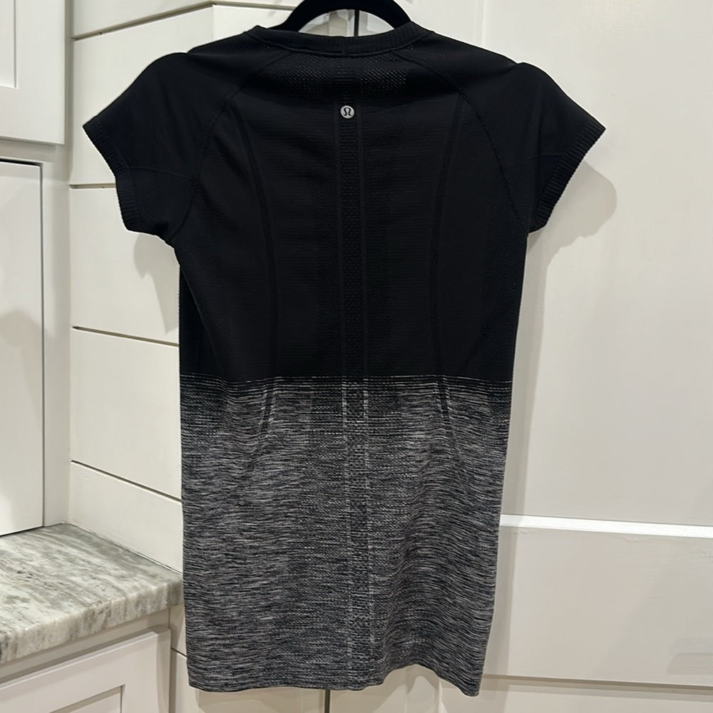 (6073)  🍋 LULULEMON Swiftly Tech Short Sleeve Scoop (Fan Gear) Sz 6 **LOVED