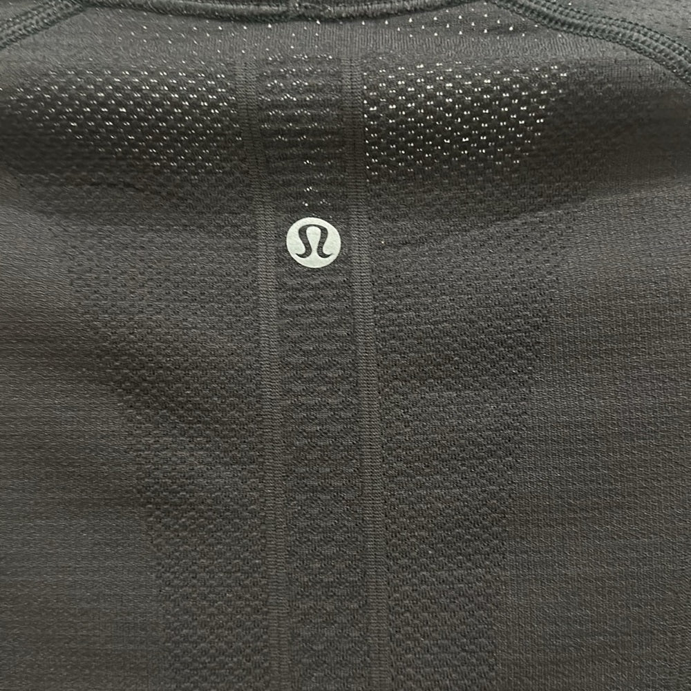 (6073)  🍋 LULULEMON Swiftly Tech Short Sleeve Scoop (Fan Gear) Sz 6 **LOVED