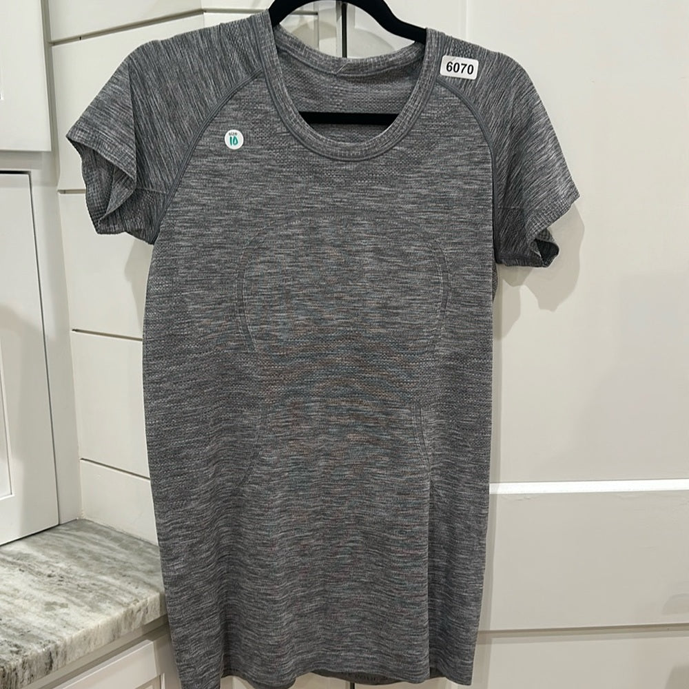 (6070)  🍋 LULULEMON RUN: Swiftly Tech Short Sleeve Crew Sz 10 **LOVED