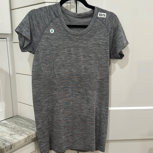 (6070)  🍋 LULULEMON RUN: Swiftly Tech Short Sleeve Crew Sz 10 **LOVED