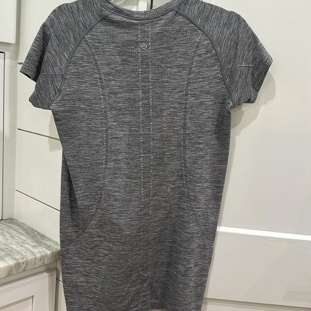 (6070)  🍋 LULULEMON RUN: Swiftly Tech Short Sleeve Crew Sz 10 **LOVED