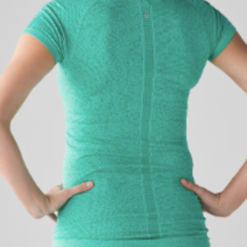 (6076)  🍋 LULULEMON RUN: Swiftly Tech Short Sleeve Crew Sz 4 **LOVED *RARE