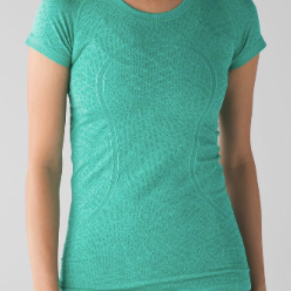 (6076)  🍋 LULULEMON RUN: Swiftly Tech Short Sleeve Crew Sz 4 **LOVED *RARE