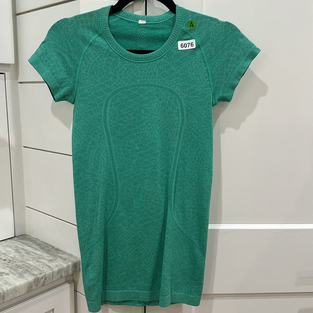 (6076)  🍋 LULULEMON RUN: Swiftly Tech Short Sleeve Crew Sz 4 **LOVED *RARE