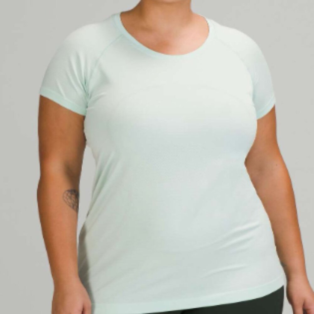 (6077)  🍋 LULULEMON RUN: Swiftly Tech Short Sleeve Crew Sz 6 **LOVED