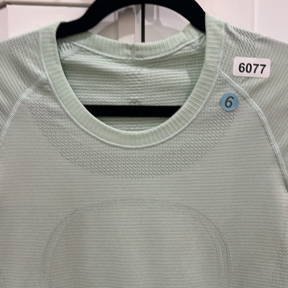 (6077)  🍋 LULULEMON RUN: Swiftly Tech Short Sleeve Crew Sz 6 **LOVED