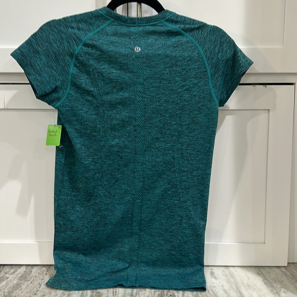 (6079)  🍋 LULULEMON RUN: Swiftly Tech Short Sleeve Crew Sz 8 **LOVED *RARE