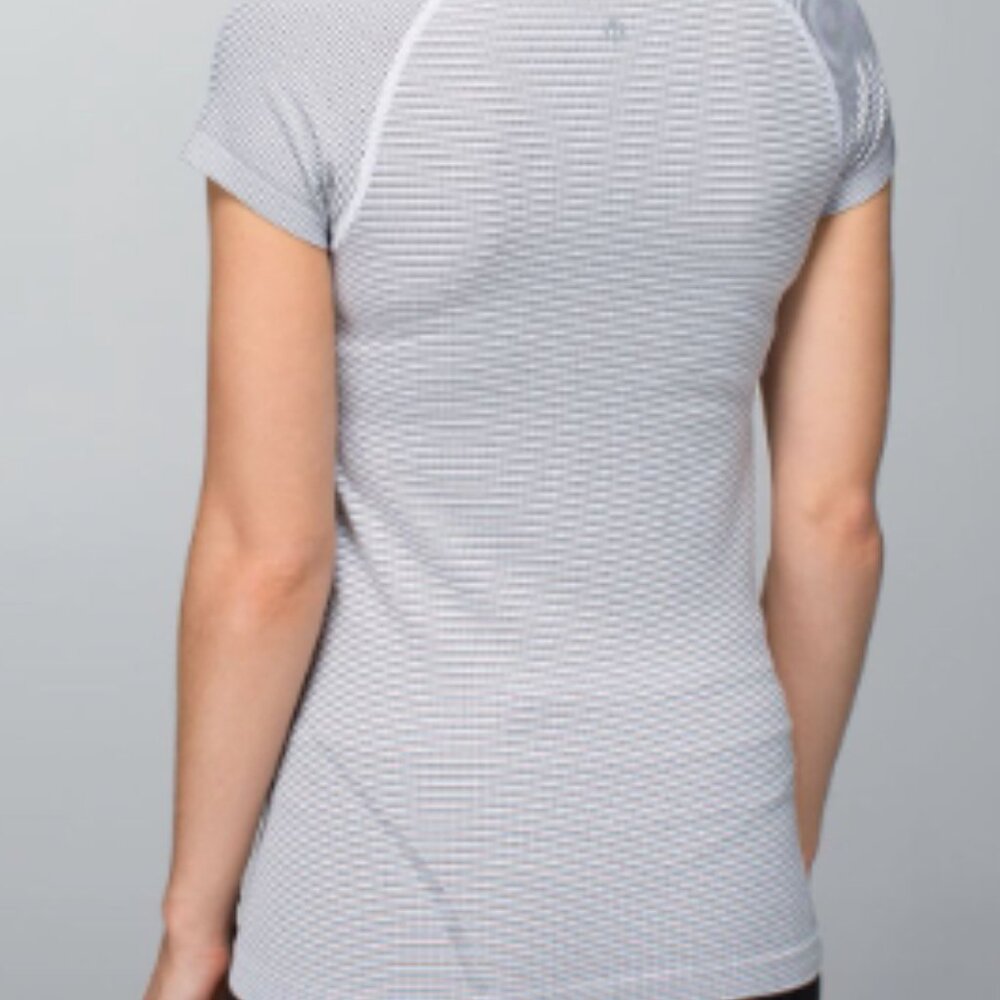 (6085)  🍋 LULULEMON RUN: Swiftly Tech Short Sleeve Crew Sz 6 **LOVED *ST…