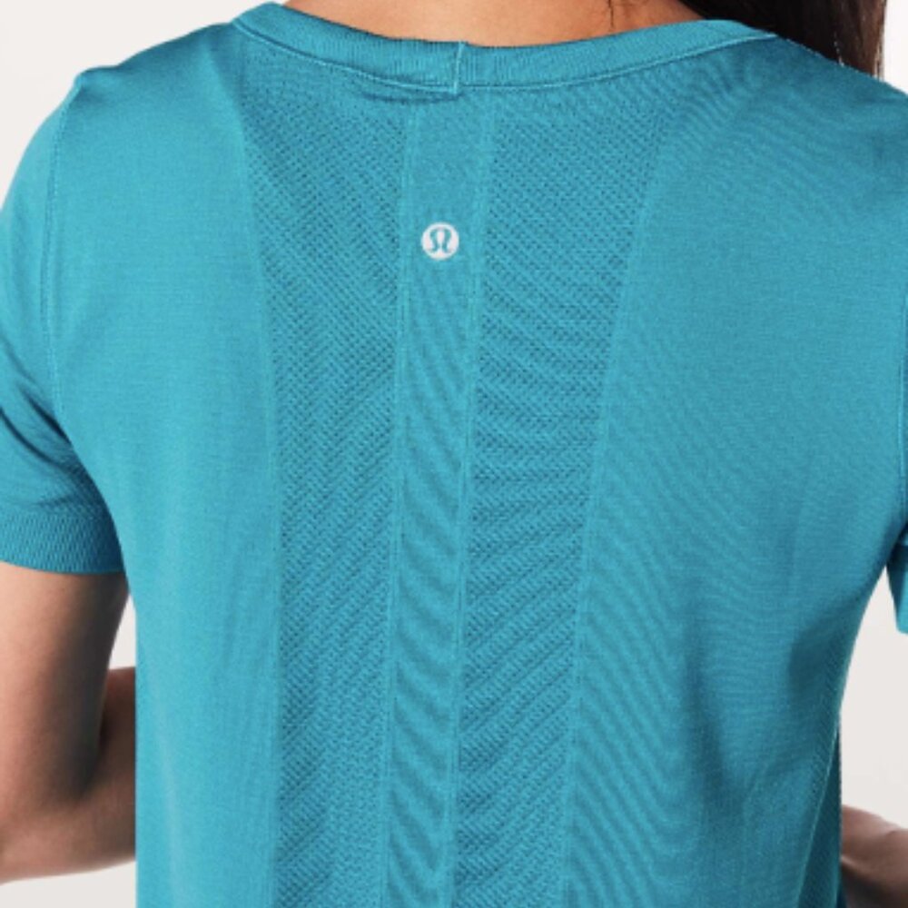 (6003)  🍋 LULULEMON RUN: Swiftly Tech Short Sleeve (Breeze) *Relax Sz 6 **LOVED