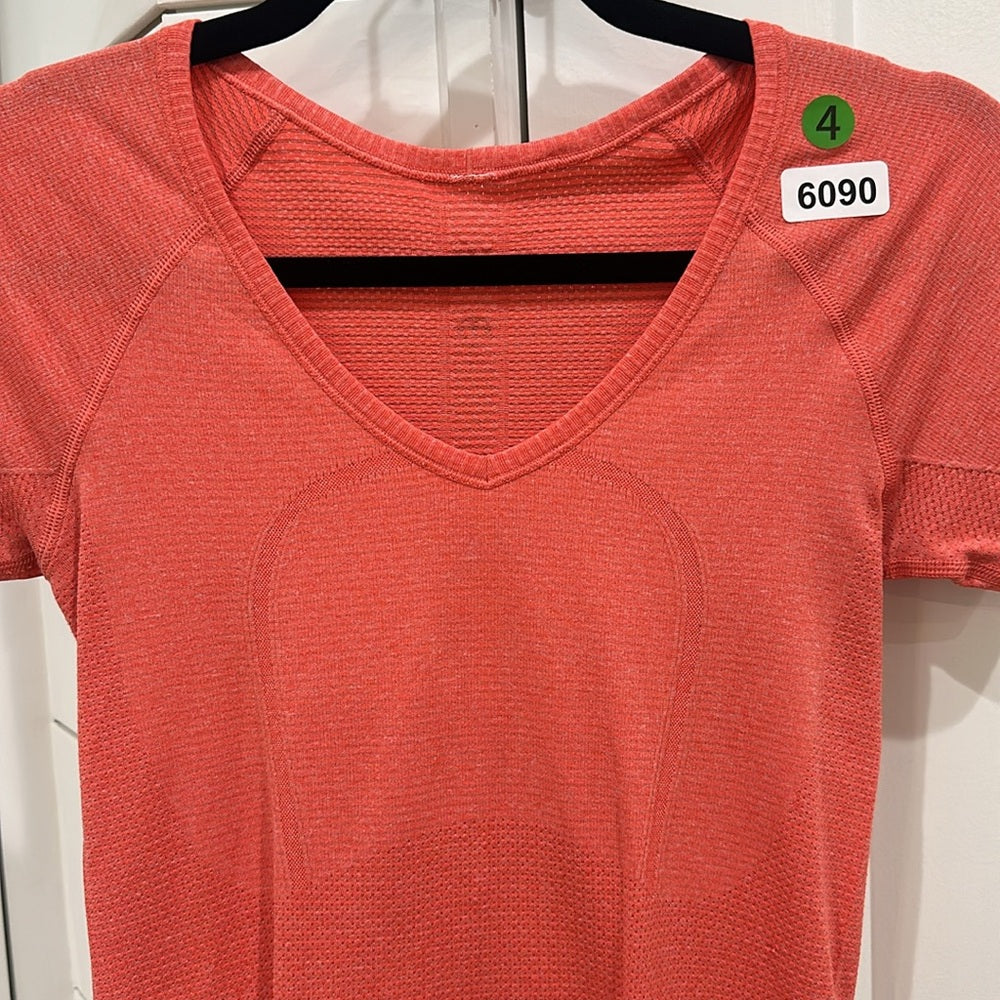 (6090)  🍋 LULULEMON RUN: Swiftly Tech Short Sleeve Crew Sz 4 **LOVED