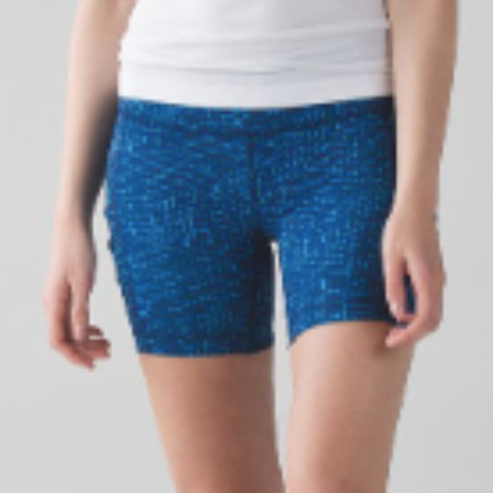 (6097) LULULEMON Speed Track Short Sz 4 **LOVED**