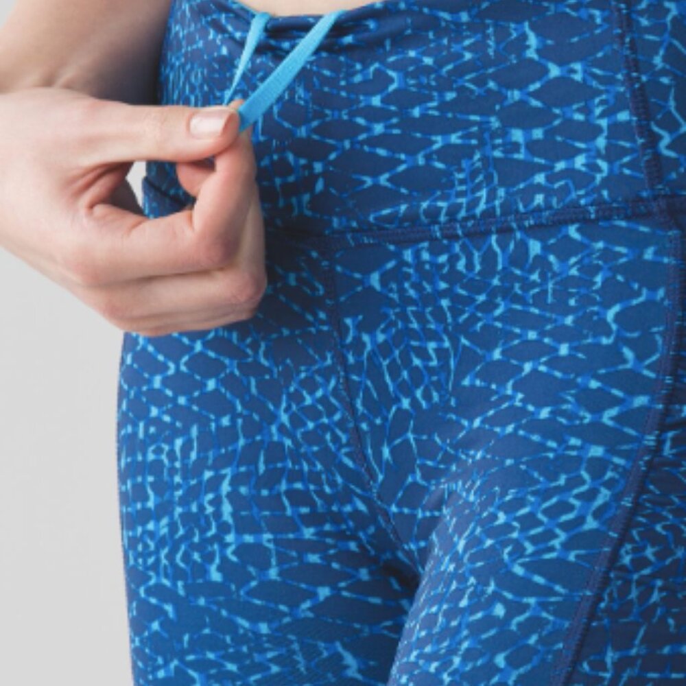 (6097) LULULEMON Speed Track Short Sz 4 **LOVED**