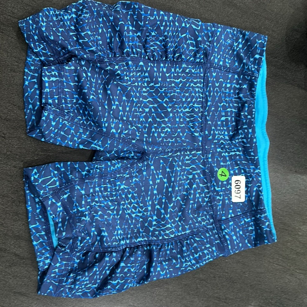 (6097) LULULEMON Speed Track Short Sz 4 **LOVED**